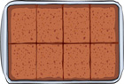 Hay un pastel rectangular dividido en 8 partes iguales.
