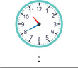 Hay un reloj con la manecilla de la hora apuntando entre el “10” y el “11” y el minutero apuntando al “8”.