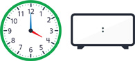 Hay un reloj con la manecilla de la hora apuntando al “4” y el minutero apuntando al “12”. Hay un reloj digital en blanco.