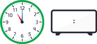 Hay un reloj con la manecilla de la hora apuntando al “11” y el minutero apuntando al “12”. Hay un reloj digital en blanco.