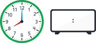 Hay un reloj con la manecilla de la hora apuntando al “8” y el minutero apuntando al “12”. Hay un reloj digital en blanco.