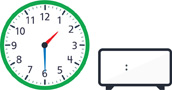Hay un reloj con la manecilla de la hora apuntando entre el “1” y el “2” y el minutero apuntando al “6”. Hay un reloj digital en blanco.